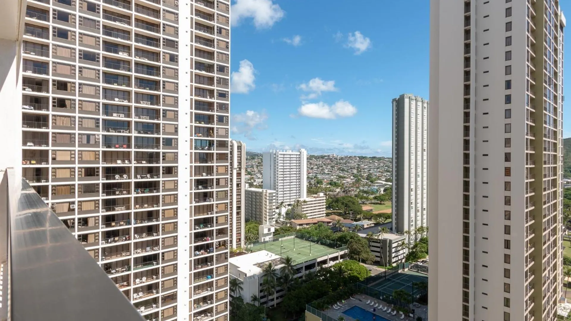 Apartment 23Rd Floor Waikiki Banyan Condo - Only One Block From Beach! Condo Honolulu United States