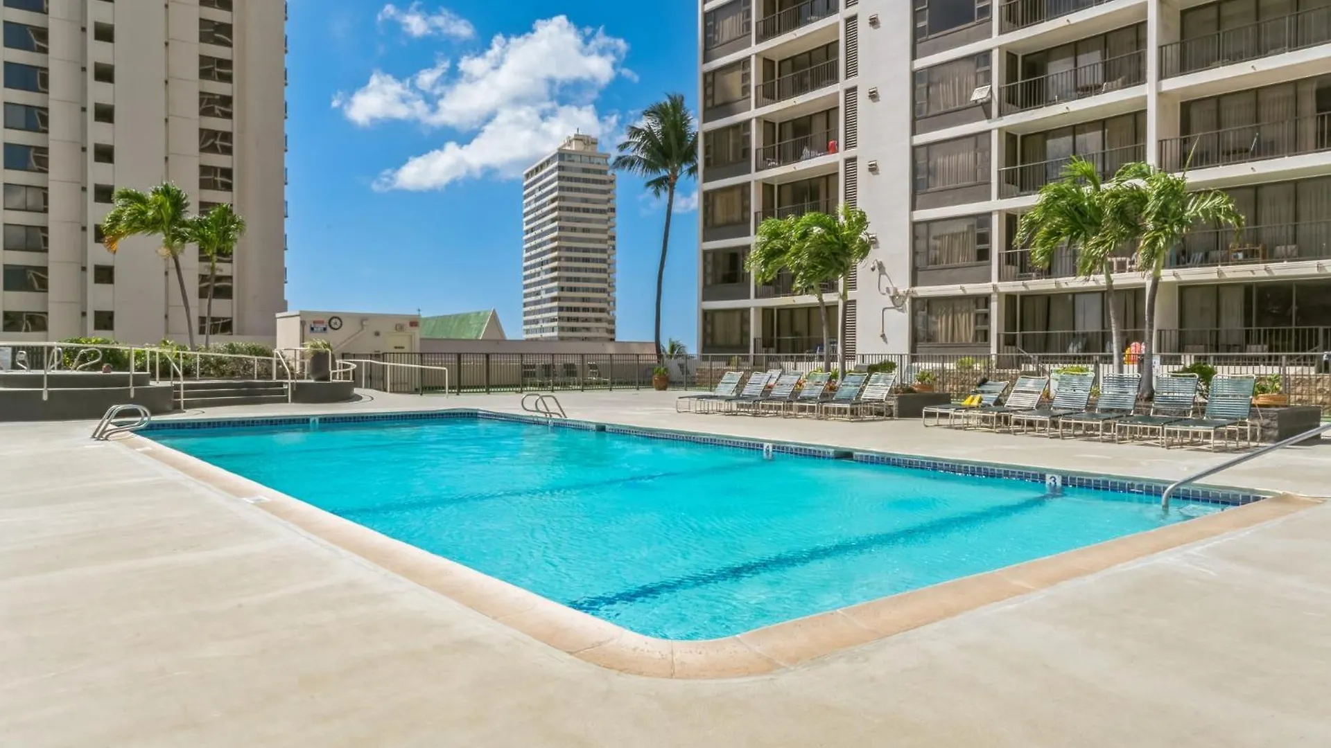 Apartment 23Rd Floor Waikiki Banyan Condo - Only One Block From Beach! Condo Honolulu