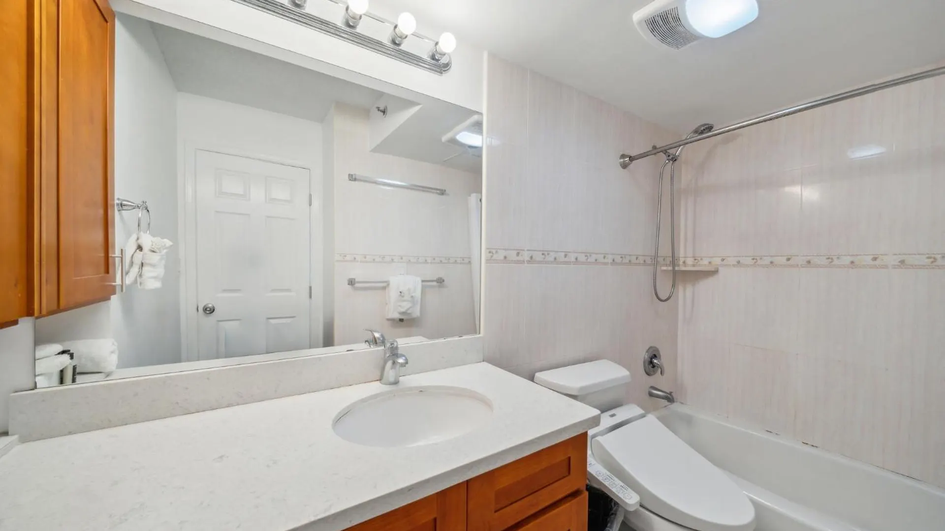 23Rd Floor Waikiki Banyan Condo - Only One Block From Beach! Condo Honolulu 0*,